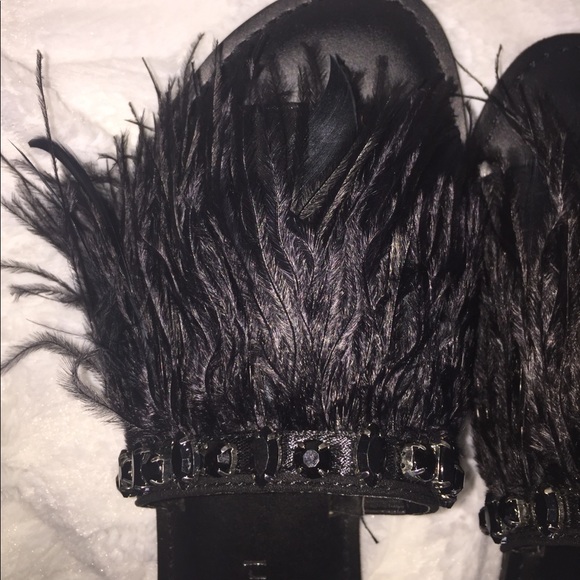 FEATHER SLIDE SANDALS - Picture 2 of 5